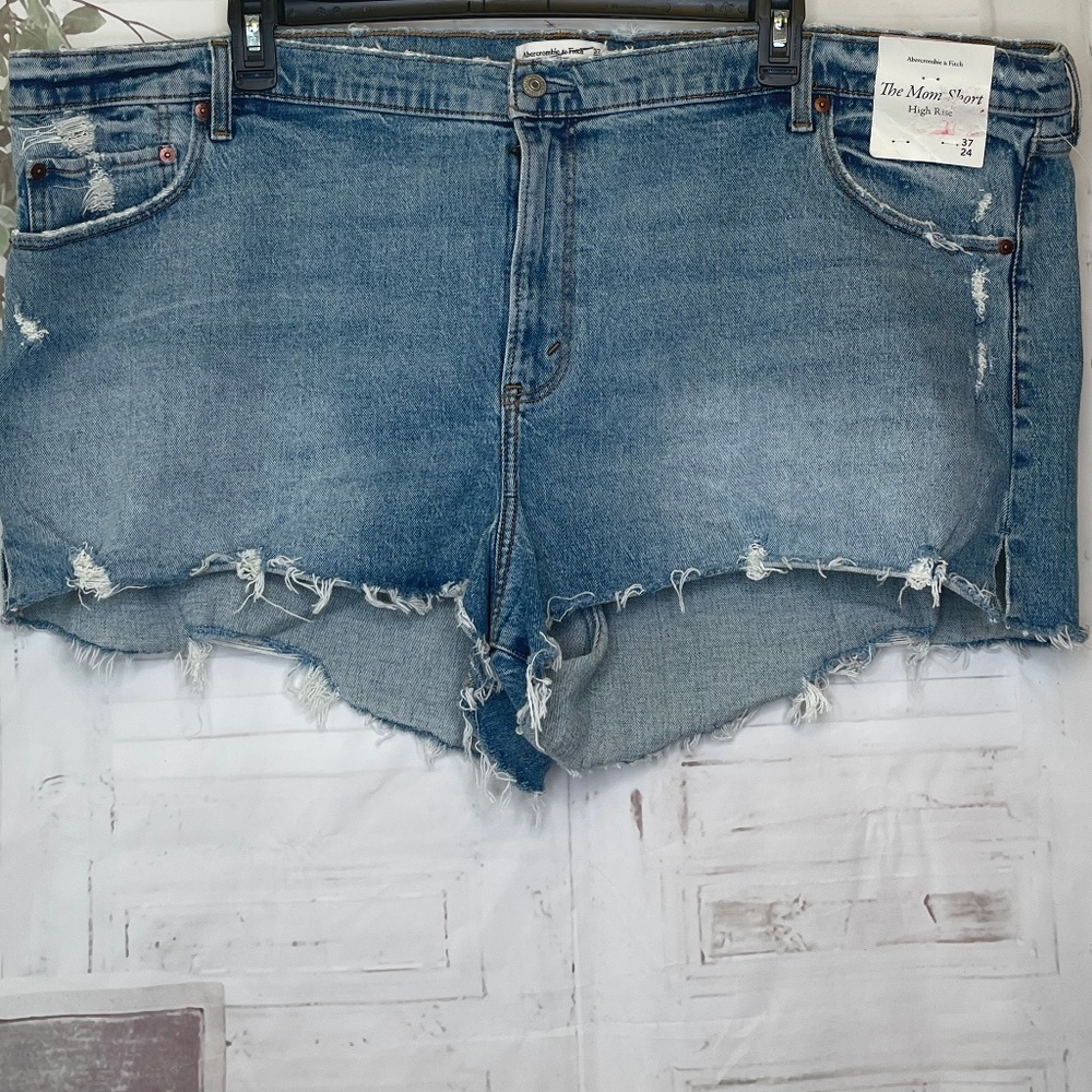 Abercrombie & Fitch Womens High Rise Distress Jean The Mom Shorts Sz. 24 37